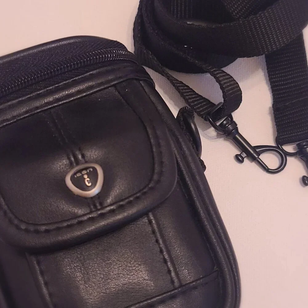 Icon Black Faux Leather Vintage Digital Camera Pouch - Picture 6 of 15